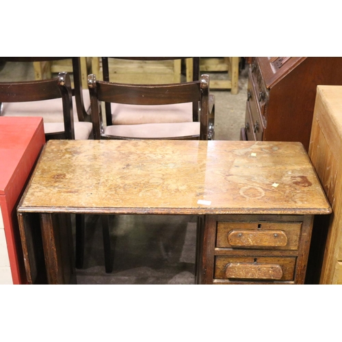 631 - SMALL, SLIGHTLY DAMAGED, DESK