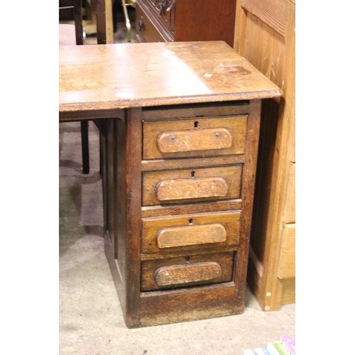 631 - SMALL, SLIGHTLY DAMAGED, DESK