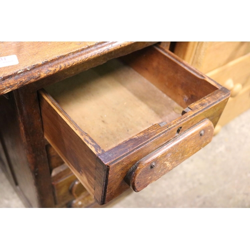 631 - SMALL, SLIGHTLY DAMAGED, DESK