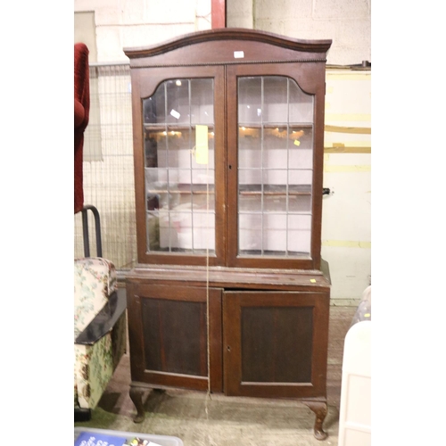 638 - GLASS FRONTED WOOD CABINET