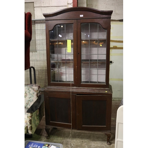 638 - GLASS FRONTED WOOD CABINET