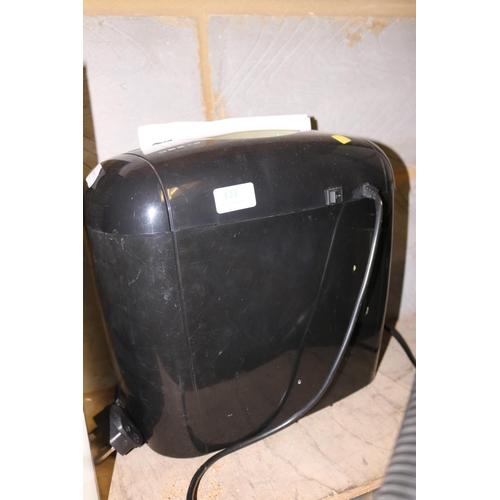 121 - FELLOWES SHREDDER