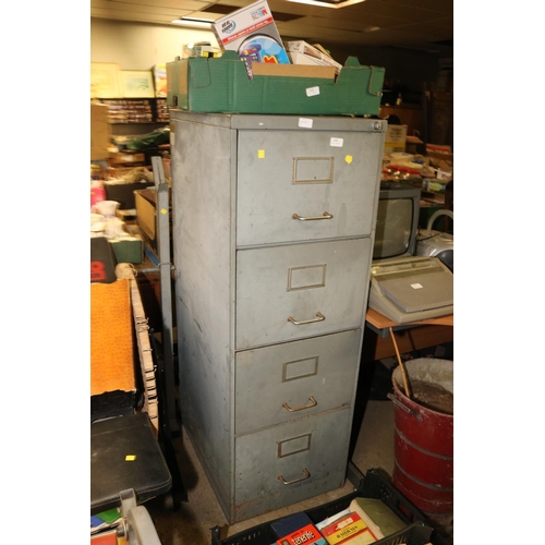 340 - METAL 4 DRAWER FILING CABINET