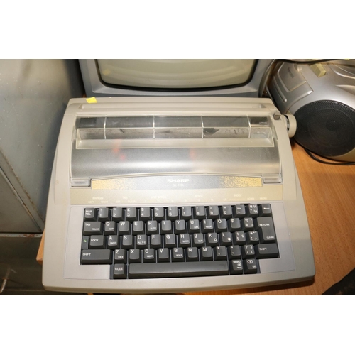 342 - TV, TYPEWRITER & STEREO - WARRANTED UNTIL 12 NOON TUESDAY FOLLOWING THE ABOVE SALE