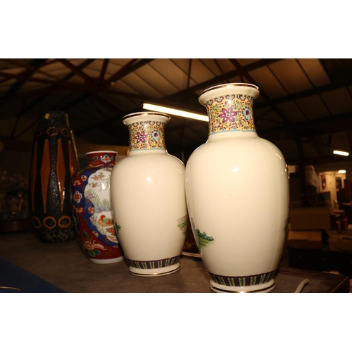 393 - 2 CHINESE VASES & JAPANESE IMARI VASE, 30CM