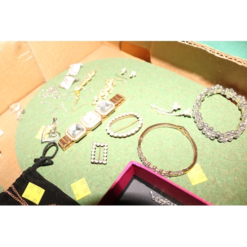 431 - LARGE JEWELLERY COLLECTION - MATCHING SETS, DIAMONTE ITEMS, NECKLACES, ETC