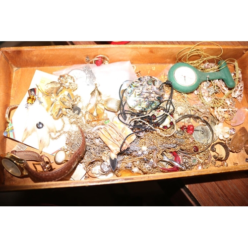 436 - QTY OF COSTUME JEWELLERY & SCRAP GOLD & WATCHES - MINIMUM 18 GMS GOLD