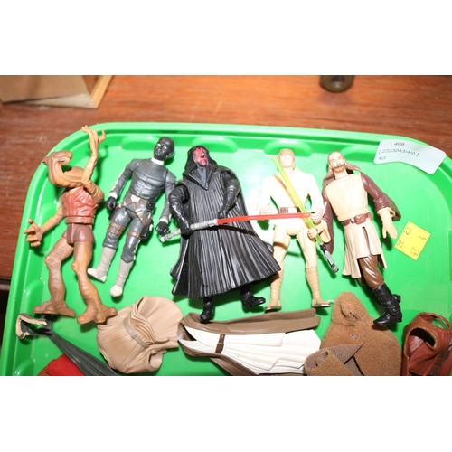 461 - VARIOUS STAR WARS FUGIRES/CLOTHES, ETC