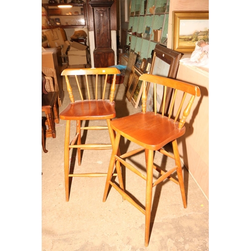 552 - 2 PINE BAR STOOLS