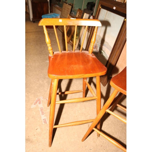 552 - 2 PINE BAR STOOLS