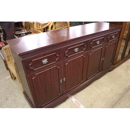 561 - MAHOGANY EFFECT SIDEBOARD