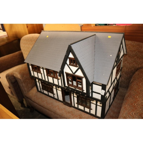 577 - LARGE DOLLS HOUSE & FURNITURE