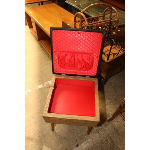 582 - VINTAGE SEWING BOX