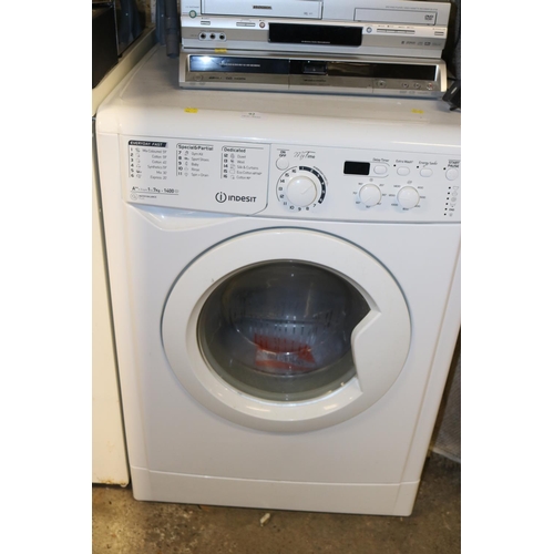 92 - INDESIT WASHING MACHINE - WARRANTED UNTIL 12 NOON TUESDAY FOLLOWING THE ABOVE SALE