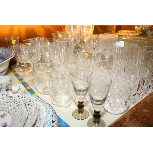 459 - QTY OF VARIOUS CUT GLASS/CRYSTAL GLASSES INC TUMBLER/WINE/SHERRY