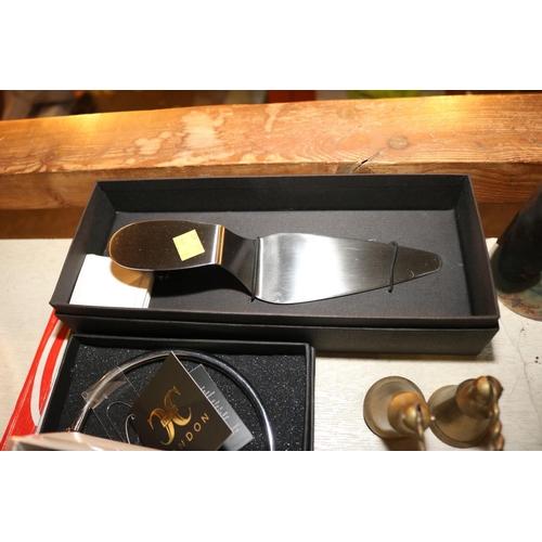 463 - QTY OF PLATED/METAL WARE