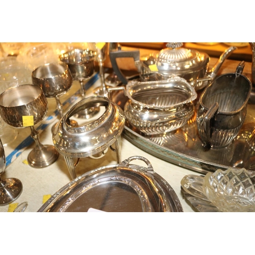 469 - QTY OF VARIOUS PLATED WARE