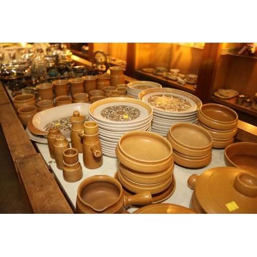 471 - QTY OF VARIOUS DENBY CROCKERY, INCL SERVING DISHES, PLATES, SOUP BOWLS, ETC