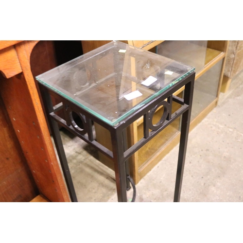 488 - GLASS TOPPED METAL OCC/ TABLE PLANTSTAND