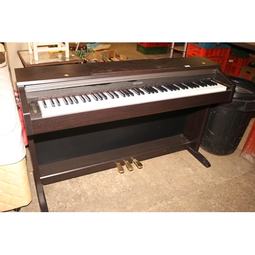 543 - CELVIAN ELECTRIC PIANO - WARRANTED UNTIL 12 NOON TUESDAY FOLLOWING THE ABOVE SALE