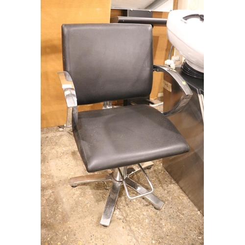 60 - HAIRDRESSERS CHAIR