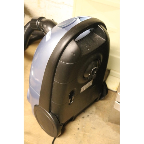 101 - ELECTROLUX HOOVER - WARRANTED UNTIL 12 NOON TUESDAY FOLLOWING THE ABOVE SALE