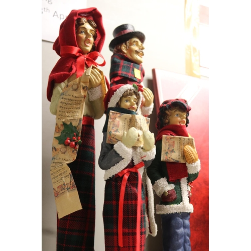 120 - 4 CAROL SINGING FIGURINES