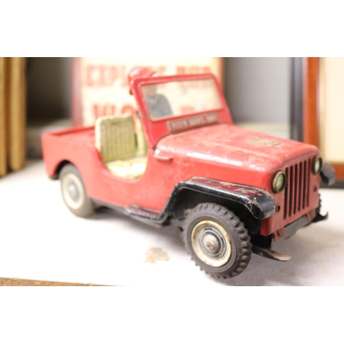 175 - TIN PLATE FIRE JEEP WITH DRIVER & 2 BOOKS & MOTORING MAGAZINES