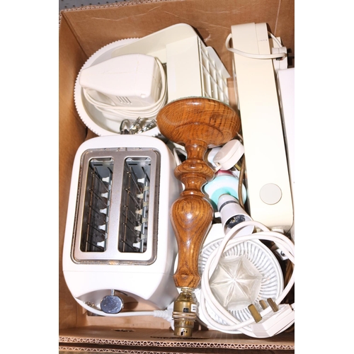 195 - 3 BOXES OF VARIOUS ELECTRICALS - WARRANTED UNTIL 12 NOON TUESDAY FOLLOWING THE ABOVE SALE