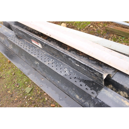 21 - 5 STEEL LINTELS