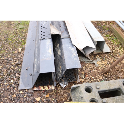 21 - 5 STEEL LINTELS