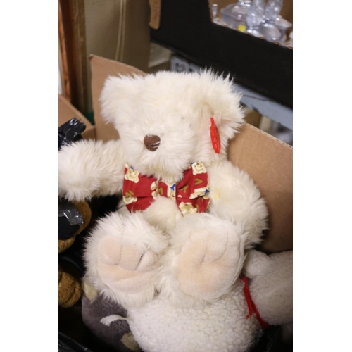 225 - SELECTION OF SOFT TOYS