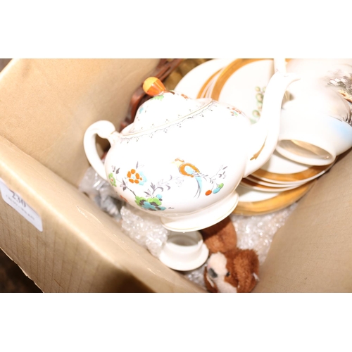 230 - 6 BAVARIAN PLATES/2 TEAPOTS