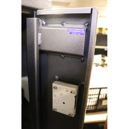 270 - BRATTONSOUND GUN SAFE (KEYS IN OFFICE)