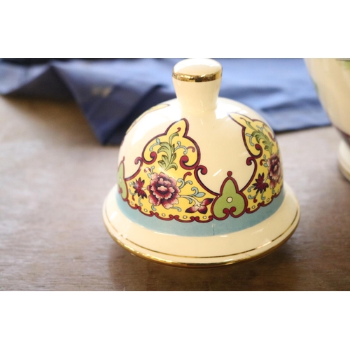 343 - HAND PAINTED CHINESE VASE