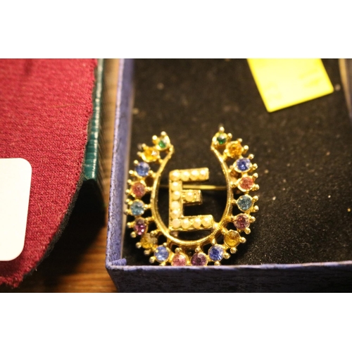 410 - ENAMELLED JEWELLERY, SNAKESKIN BRACELET, EARLY 20TH CENTURY BROOCHES, NECKLACES & CASED DIAMANTE NEC... 