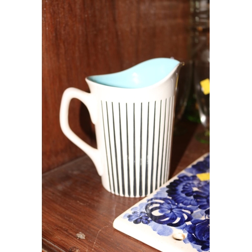 418 - HORNSEA 50'S JUG, BLUE & WHITE SPODE, CROWN DEVON SAUCE BOAT, ETC