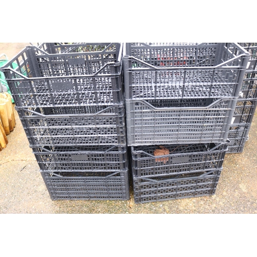 42 - QTY OF SMALL CRATES