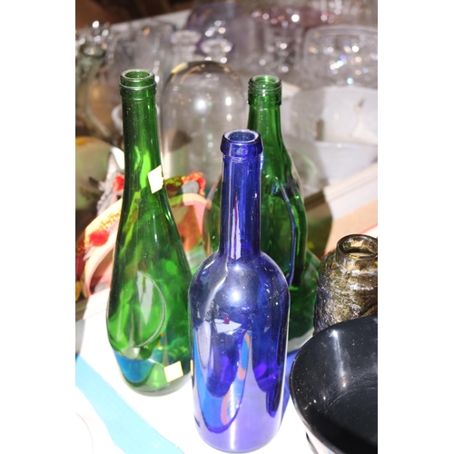 435 - LARGE QTY OF COLOURED GLASS ITEMS