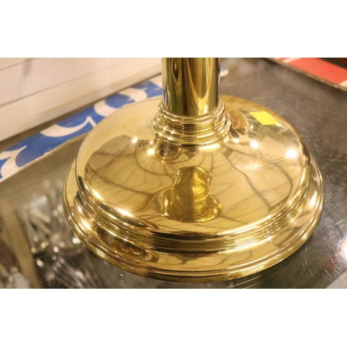 439 - BRASS LAMP WITH CHIMNEY