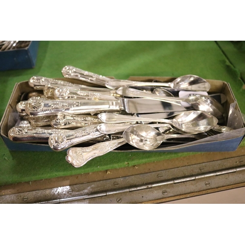 441 - LARGE QTY OF VARIOUS CUTLERY