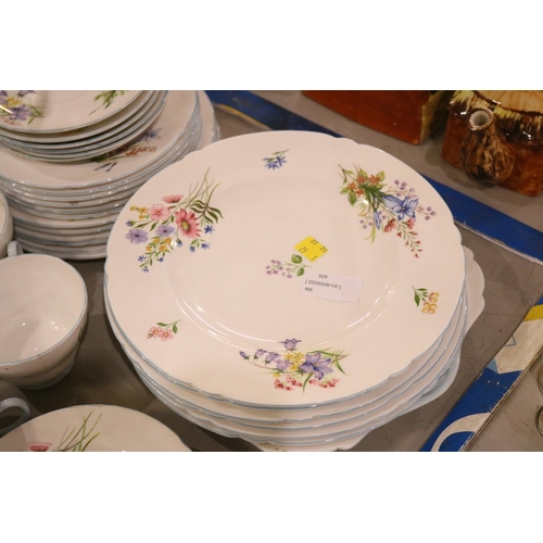 447 - 6 PIECE DINNER SET & TEA SET