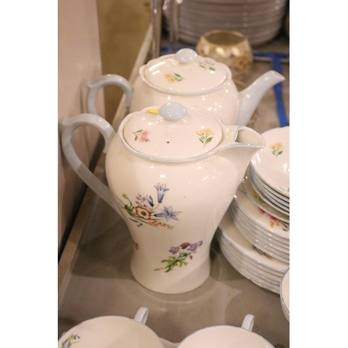 447 - 6 PIECE DINNER SET & TEA SET