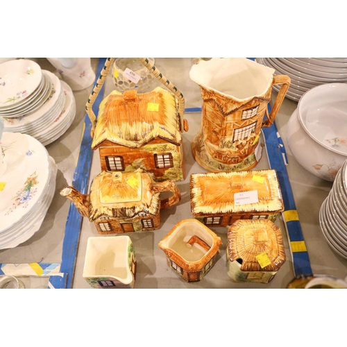 449A - 7 ITEMS OF COTTAGE WARE