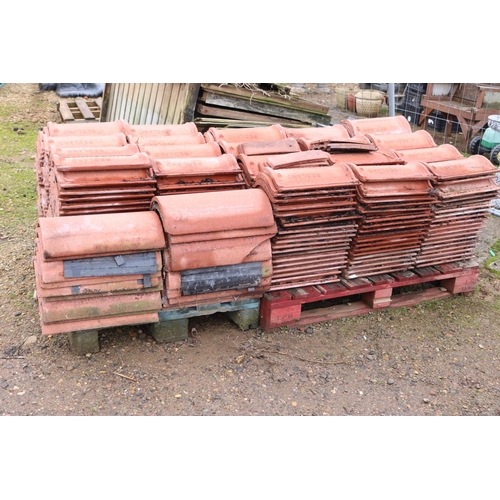 54 - LARGE QTY OF ROOF TILES, ETC