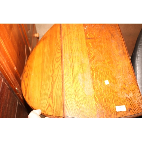 549 - OAK GATELEY TABLE