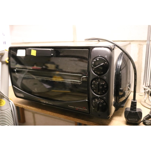 92 - DELONGHI TURBO CONVECTION OVEN - WARRANTED UNTIL 12 NOON TUESDA FOLLOWING THE ABOVE SALE