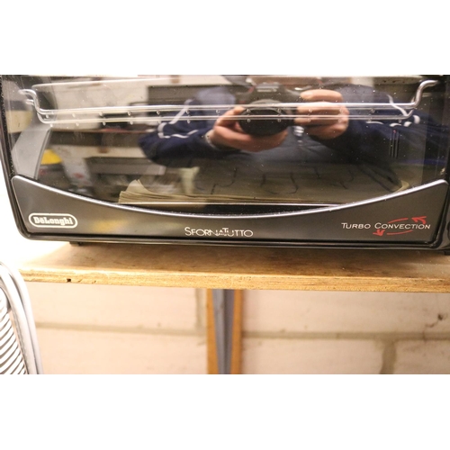 92 - DELONGHI TURBO CONVECTION OVEN - WARRANTED UNTIL 12 NOON TUESDA FOLLOWING THE ABOVE SALE