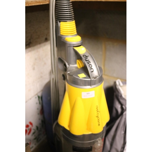 99 - DYSON HOOVER - WARRANTED UNTIL 12 NOON TUESDAY FOLLOWING THE ABOVE SALE