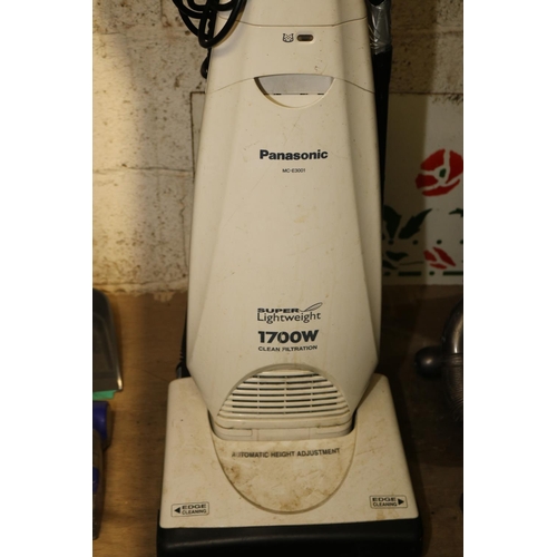 114 - PANASONIC 1700W HOOVER - WARRANTED UNTIL 12 NOON TUESDAY FOLLOWING THE ABOVE SALE